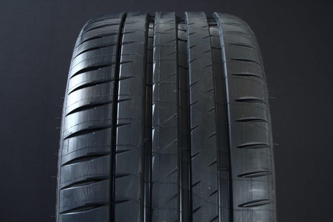 285/30R22 MICHELIN PILOT SPORT 4 S