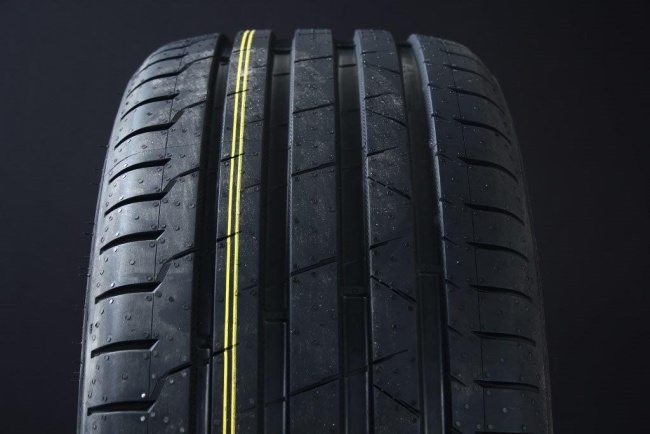 275/40R21 NOKIAN HAKKAPELIITTA BLACK 2 SUV