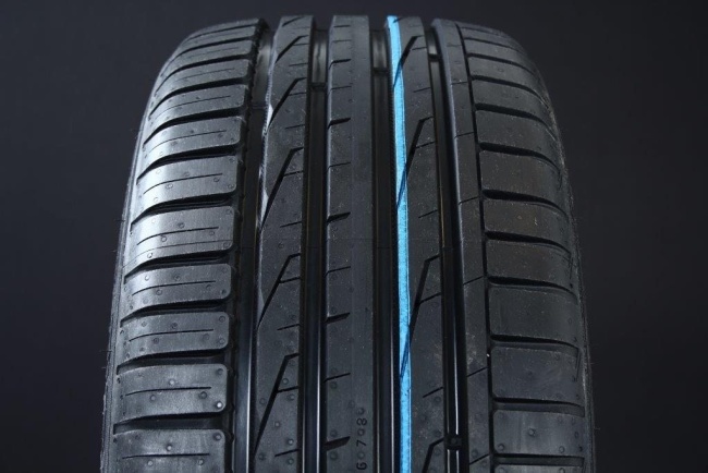 235/55R17 NOKIAN HAKKAPELIITTA BLUE 2 SUV