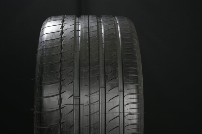 235/40R18 MICHELIN PILOT SPORT 2