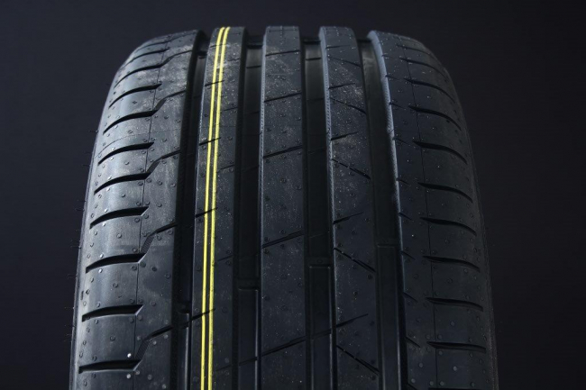 225/55R17 NOKIAN HAKKAPELIITTA BLACK 2 RUNFLAT