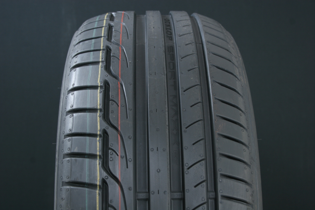 245/40R18 DUNLOP SPORTMAXX RT
