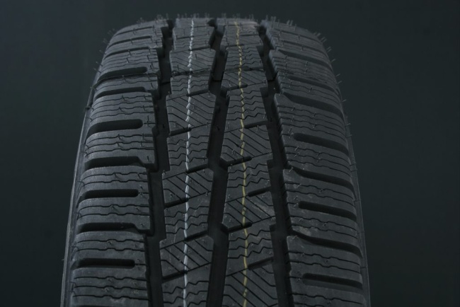 225/65R16 MICHELIN AGILIS ALPIN C-Däck FRIKTION