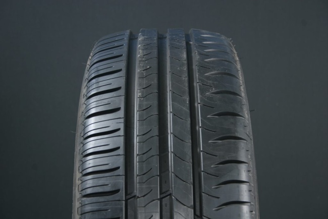 185/75R16 MICHELIN AGILIS + GRNX C-DÄCK