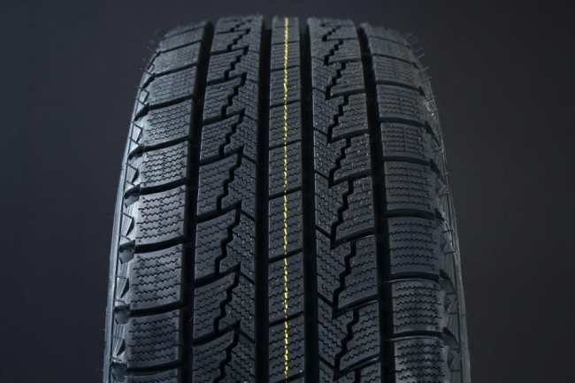 215/55R16 ROADSTONE WINGUARD ICE FRIKTION