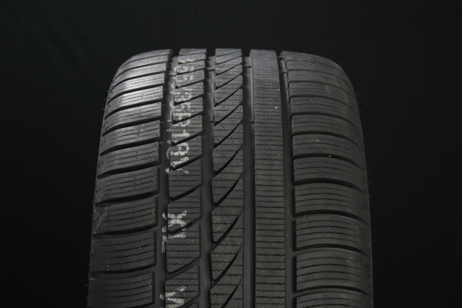 295/30R22 HANKOOK W300 FRIKTION