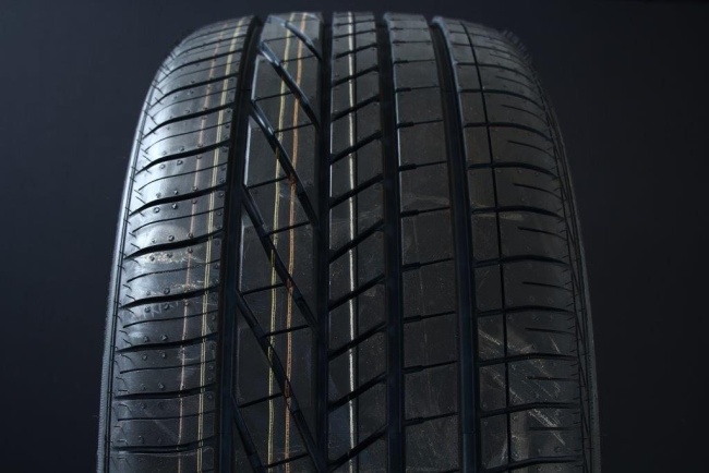 275/40R20 GOODYEAR EXCELLENCE